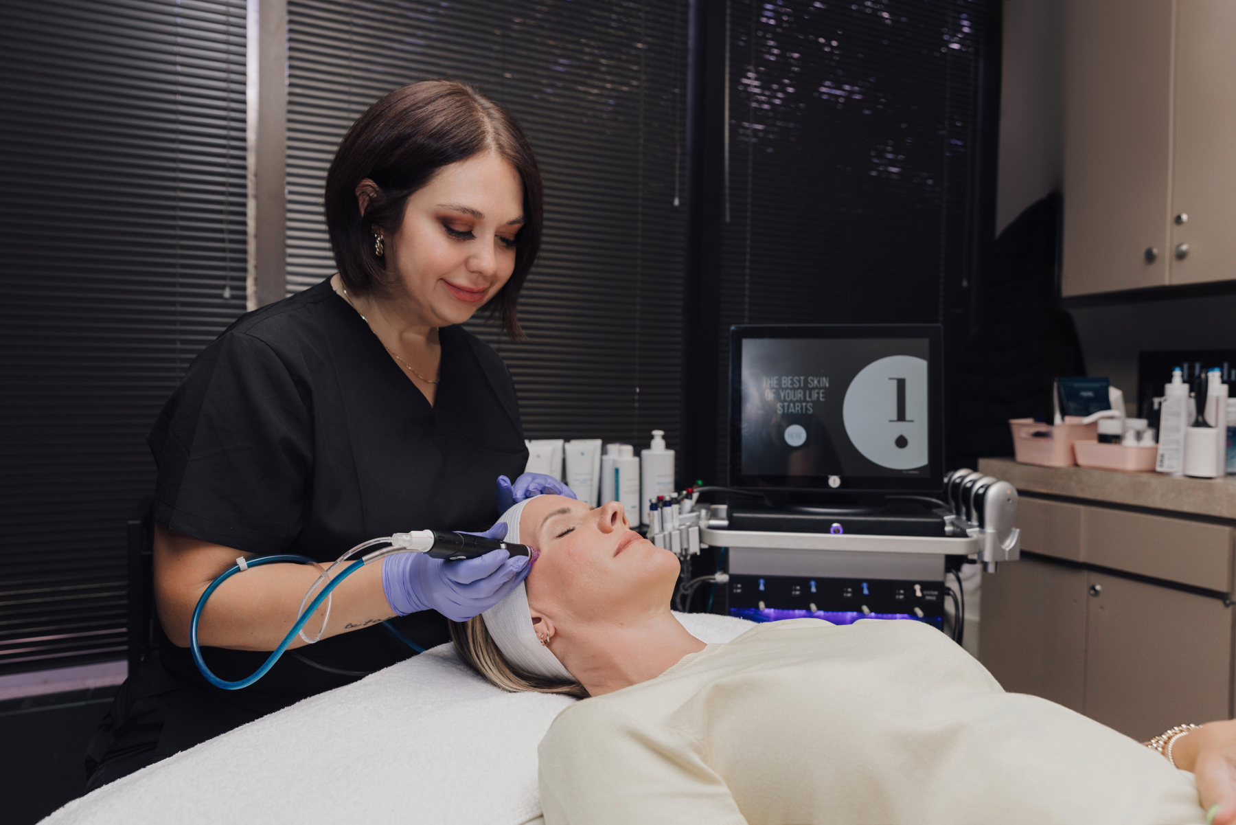 skin care institute | about us skin care institute - amber w hydrafacial model 2 1